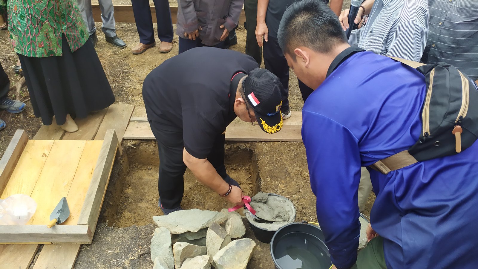 Peletakan Batu Pertama Pembangunan Madrasah Ibtidaiyah Muara Bengkal