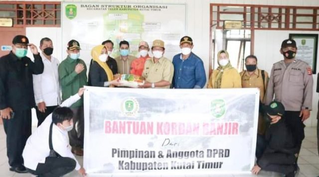 Anggota DPRD Kutim Salurkan Bantuan Untuk Korban Banjir 