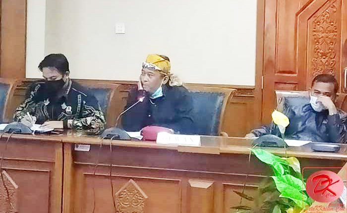 Asmawardi  Geram Perusahaan Pecat Sepihak Karyawan