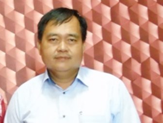 Yosep Udau Minta Pemerintah Perhatikan Jalan Rusak