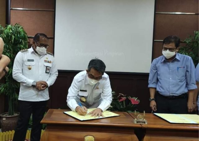 Pemkab Kutim-PT KPC Teken MoU Atasi Masalah Sampah