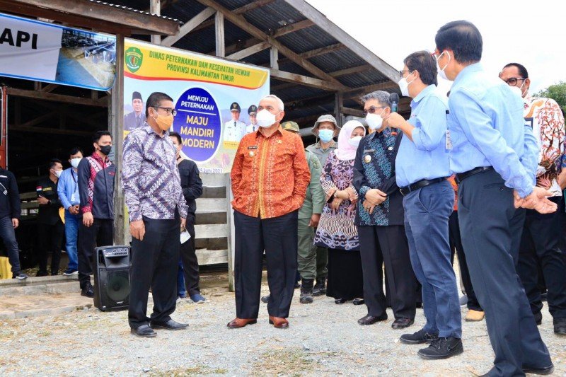 Gubernur Kunjungi Pesat Desa Swarga Bara 