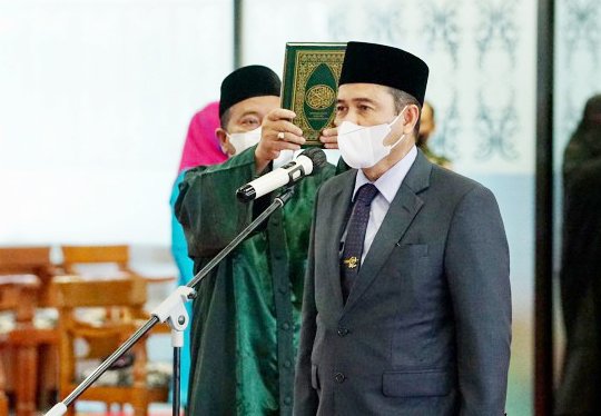 Gubernur Isran Lantik Sekprov Kaltim