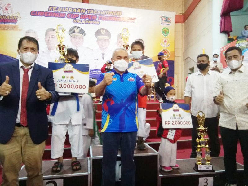 Nunukan Juara Umum Taekwondo Gubernur Cup 2022