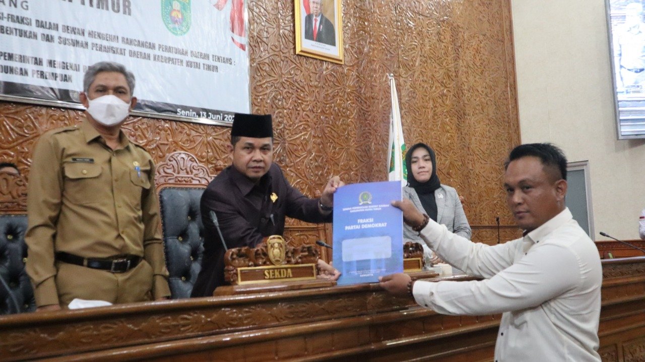 Pandangan Fraksi Demokrat DPRD Kutim Terhadap Raperda Perlindungan Perempuan