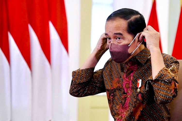 Presiden Perbolehkan Lepas Masker Diluar Ruangan