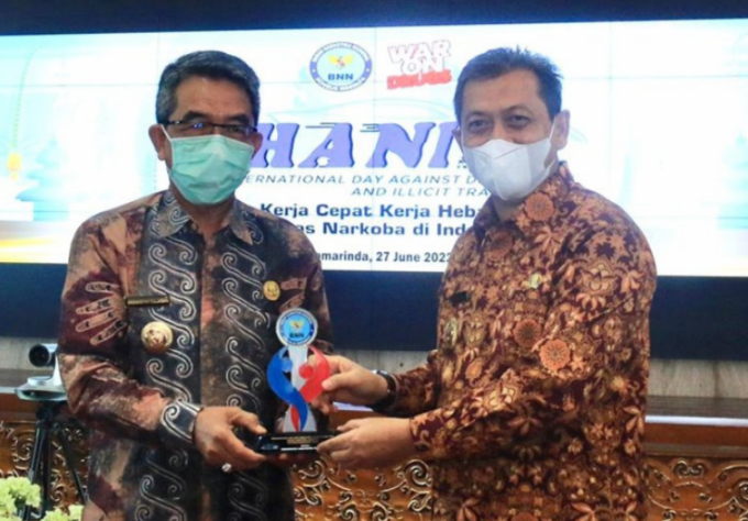 Rutin Gelar Tes Urin, Pemkab Kutim Terima Penghargaan