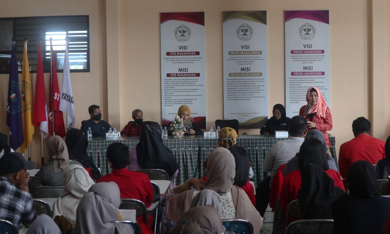 Sebanyak 150 Mahasiswa STIE Nusantara Ikuti Pembekalan KKN 2022