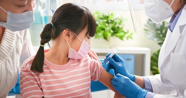 Dinkes Kutim Gelar Vaksinasi Dasar Anak