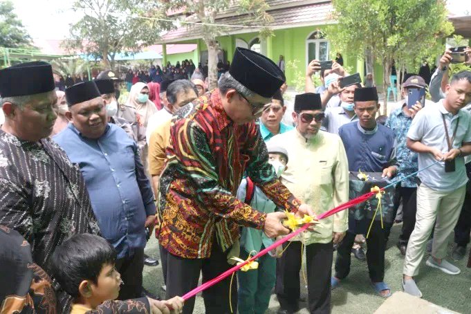Bupati Ardiansyah Resmikan Asrama Putri Ponpes Paqusatta 