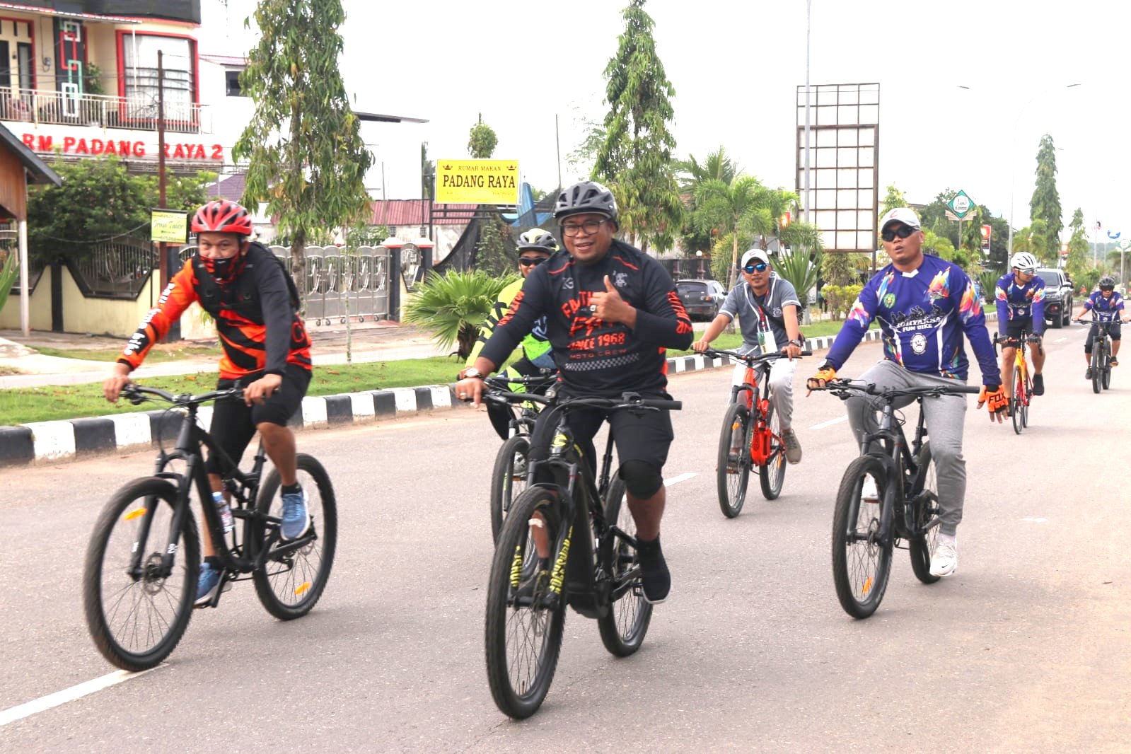 Kasmidi Bersama Ratusan Bikers Ramaikan Adhyaksa Fun Bikers