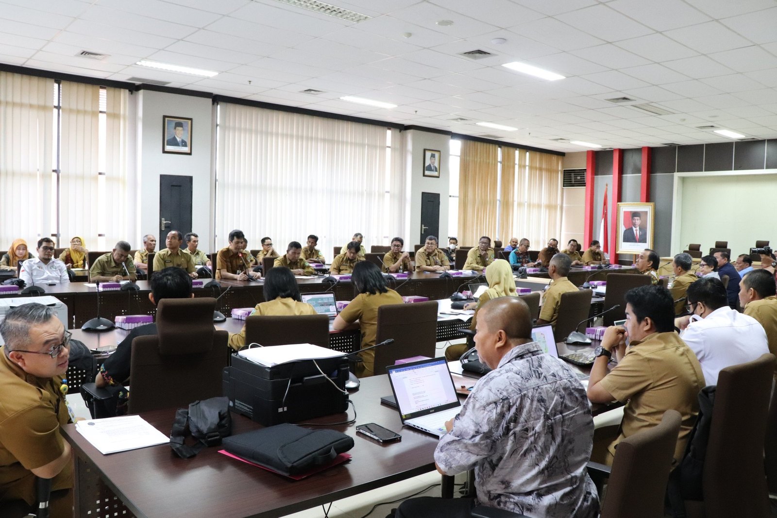 Komisi III Gelar RDP Bahas Jalan Rusak Di Kubar