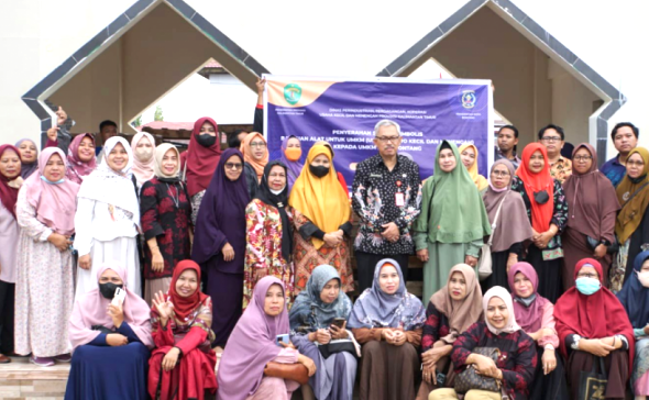 Perindagkop Kaltim Bagikan Peralatan Bagi UMKM Di Kota Bontang