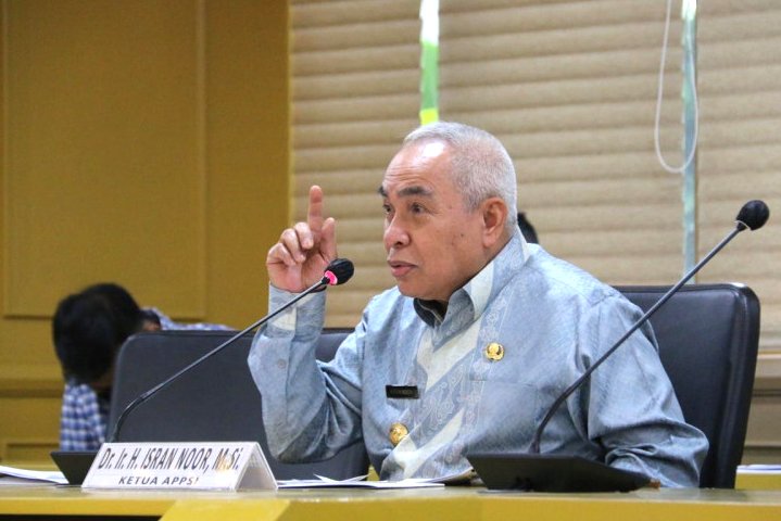 Isran Minta Sementara Jangan Ada Penghapusan Tenaga Honor