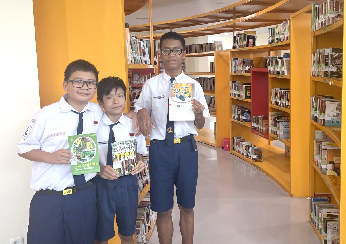 Siswa SMP Advent Jadikan Perpustakaan Tempat Belajar
