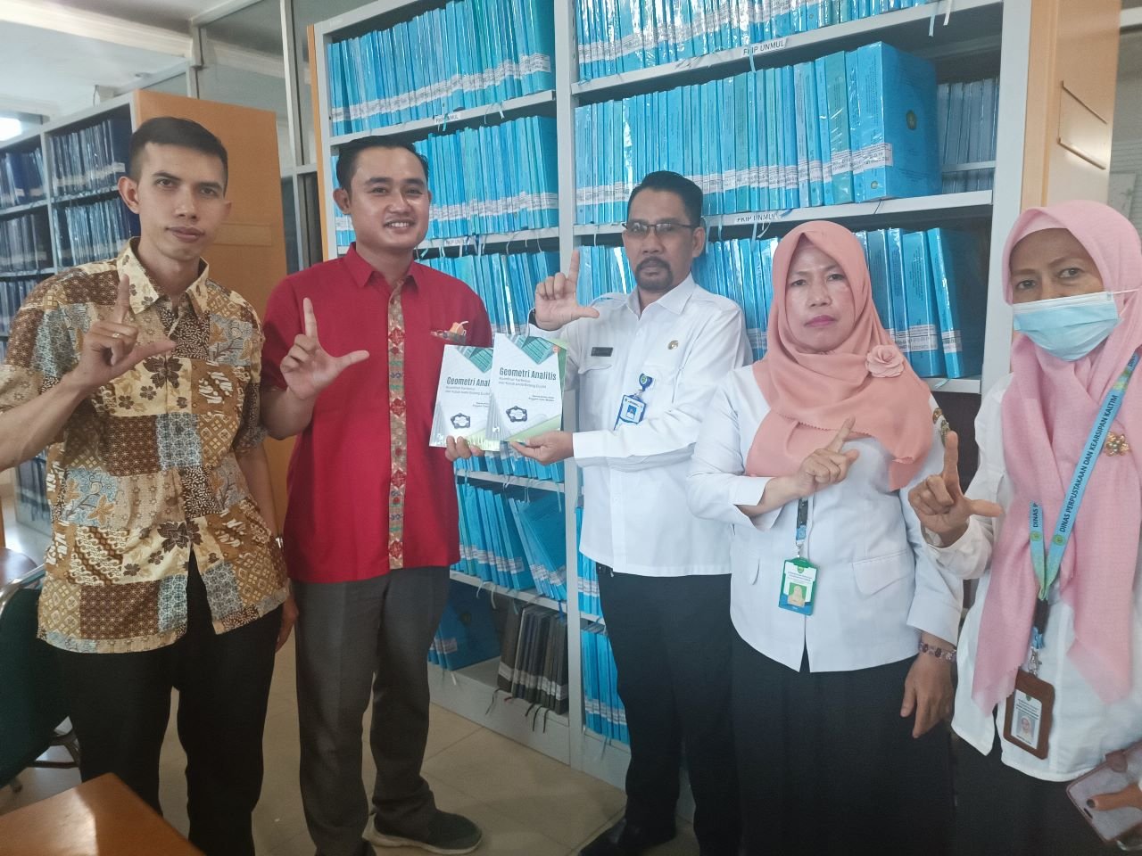DPK Kaltim Terima Buku Geometri Analitis Oleh Akademisi UNMUL