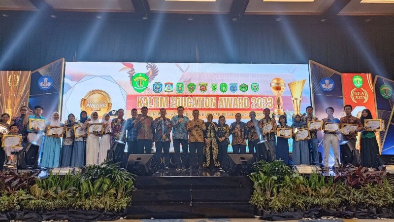 Akmal Malik Hadiri Kaltim Education Award Tahun 2023