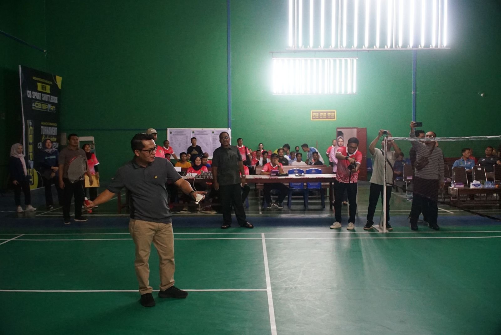 Buka Turnamen Bulutangkis, Warji Berharap Junjung Tinggi Sportifitas