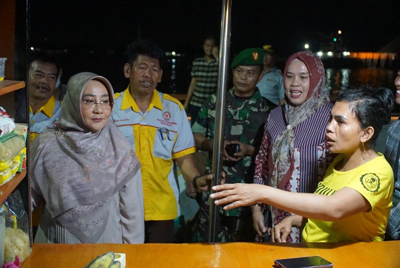 Percantik Tepian, Pemkab Berau Bagikan Rombong PKL 