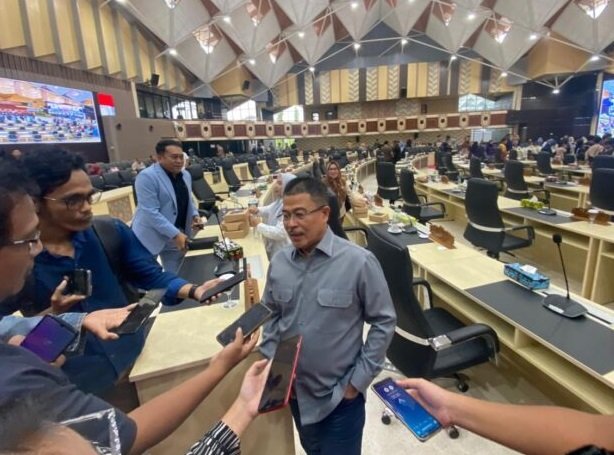 Negeri dan Swasta Sama, Negara Harus Hadir